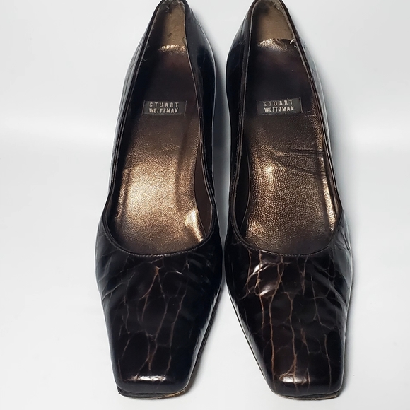 STUART WEITZMAN size 6 crocodile embossed patent leather pumps - Picture 2 of 7